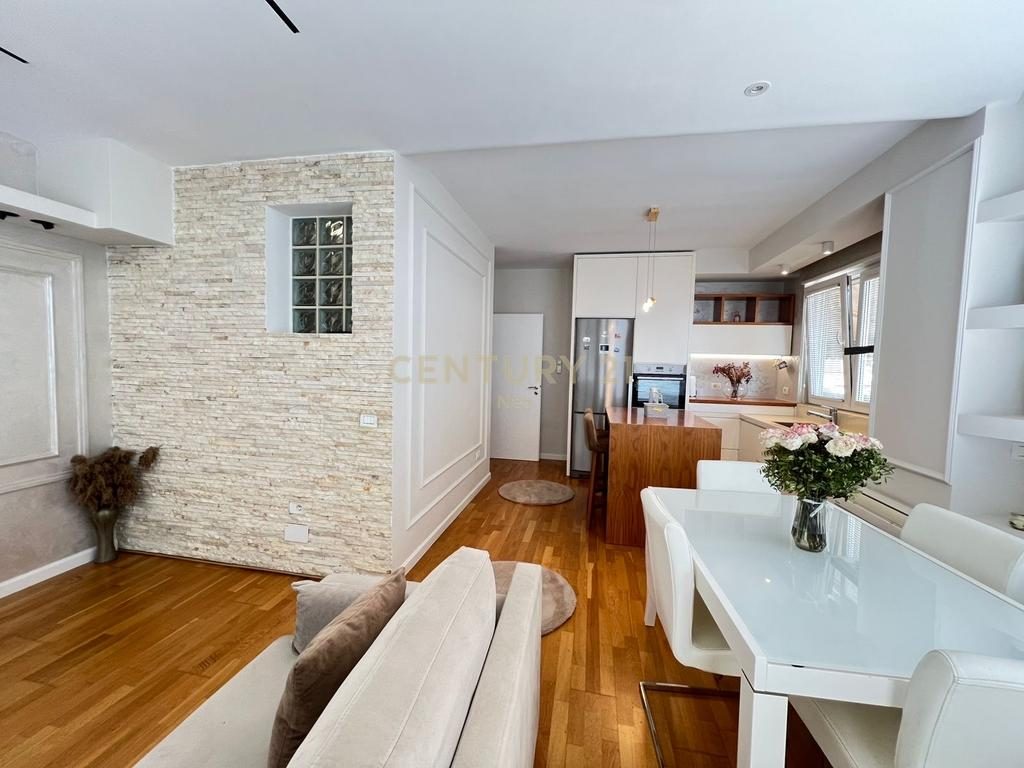 Shesim apartament te investuar 2+1 me verande ne Astir !!