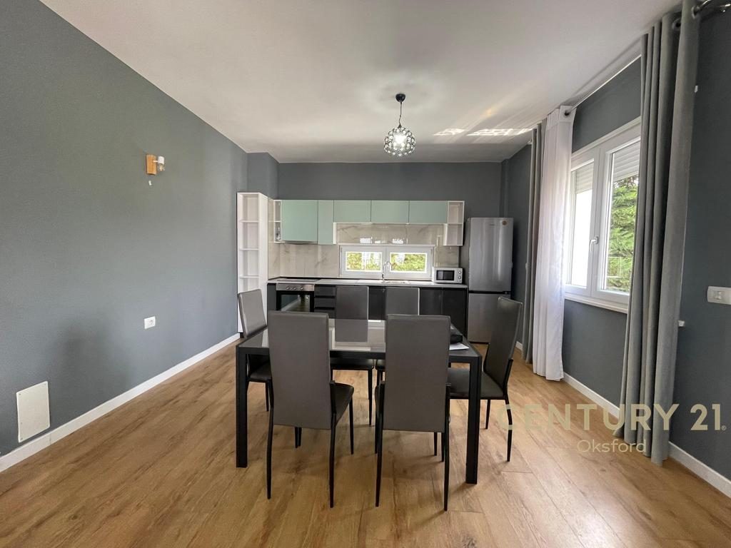 APARTAMENT PËR QIRA 2+1+2+POST PARKIMI TE KOPSHTI BOTANIK!