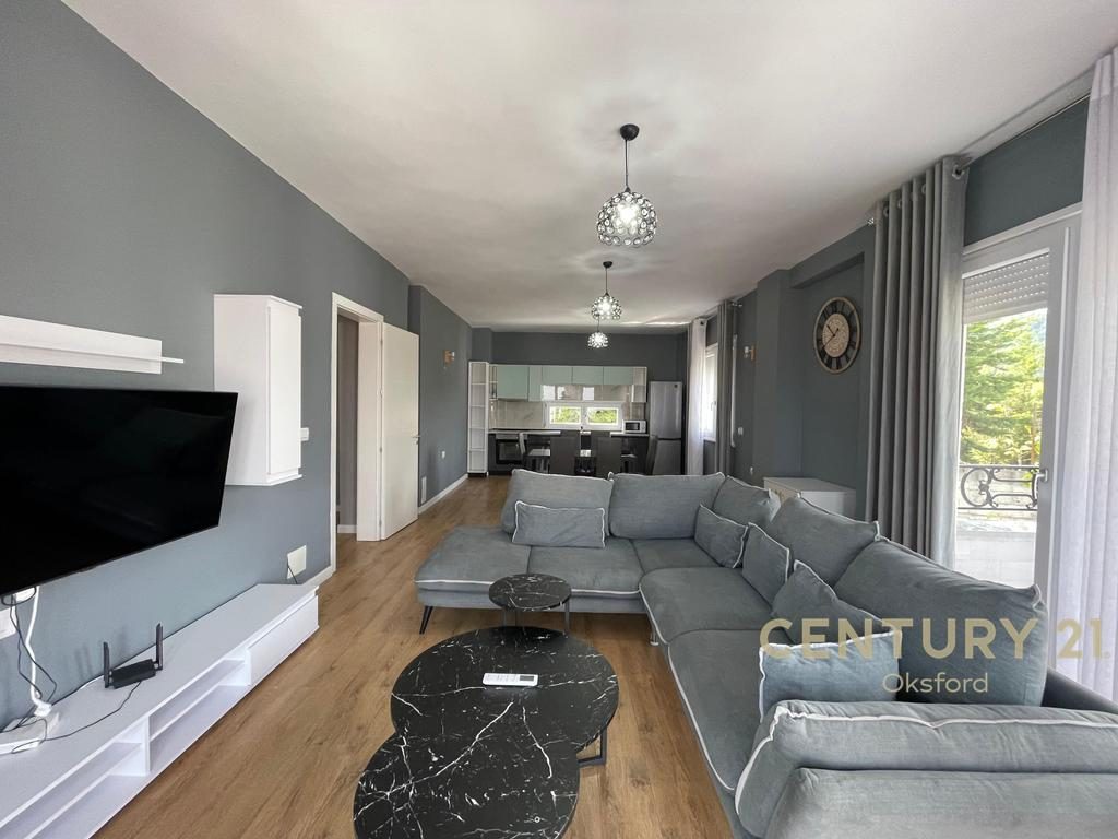 APARTAMENT PËR QIRA 2+1+2+POST PARKIMI TE KOPSHTI BOTANIK!