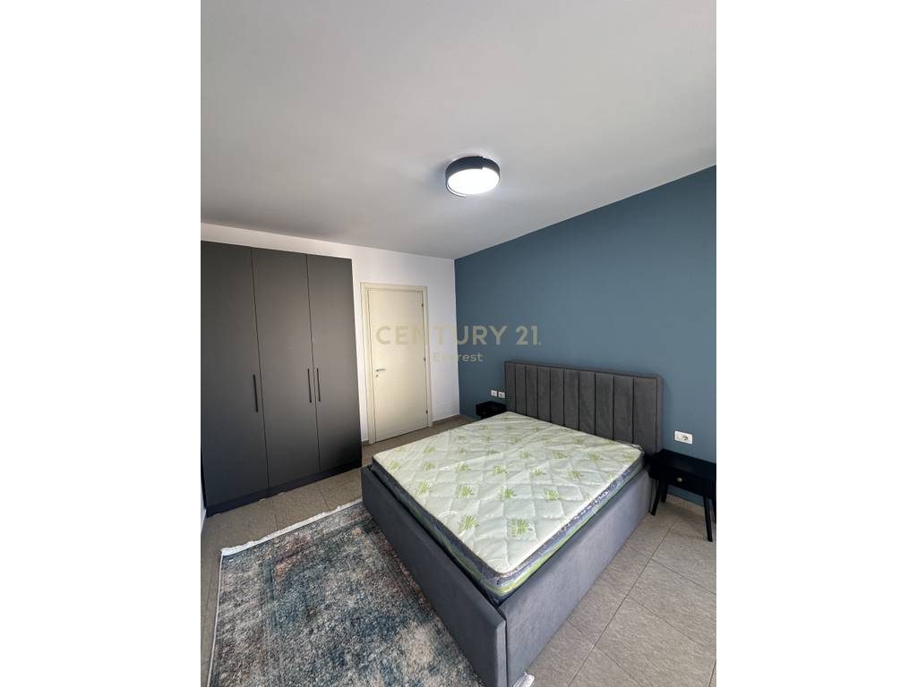 BULEVARDI ZOGU I PARE, JAPIM APARTAMENT 1+1 PER QERA!