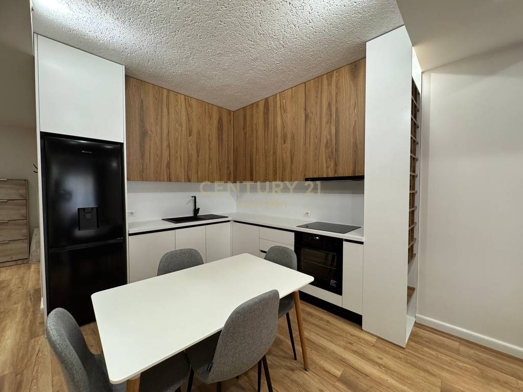 SHESIM APARTAMENT 1+1 TE INVESTUAR TEK KOPSHTI BOTANIK!