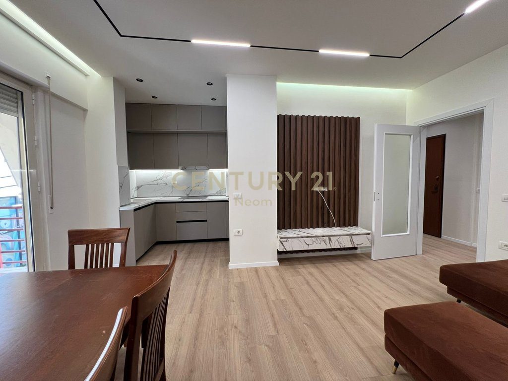 Shitet apartament 3+1 tek Liqeni i Thatë, një nga zonat më të kërkuara të Tiranës!