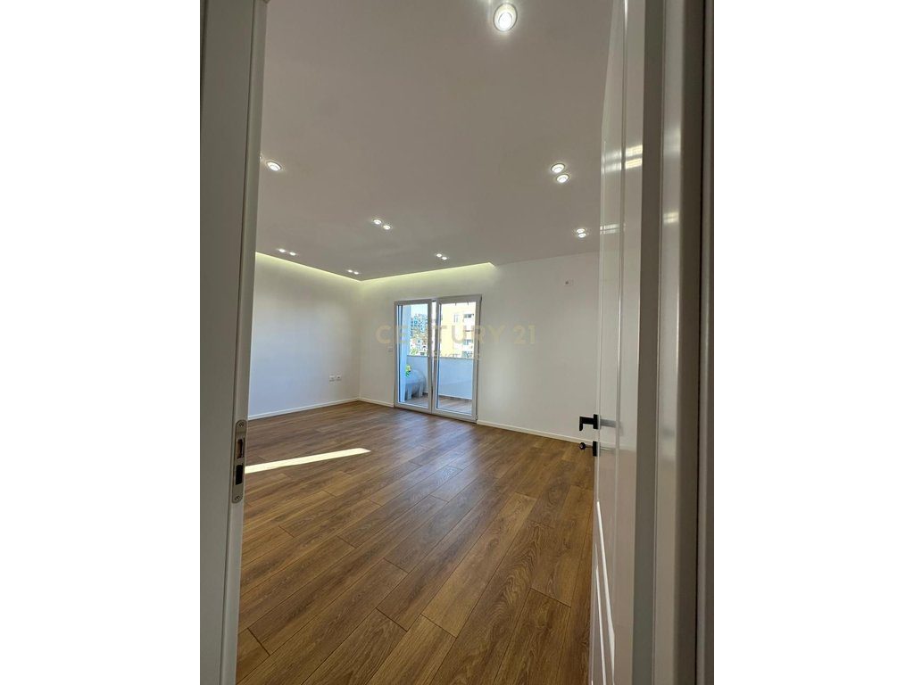 MINE PEZA, SHESIM APARTAMENT 2+1