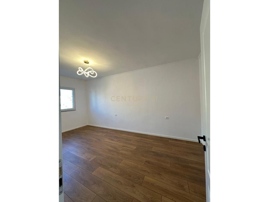 MINE PEZA, SHESIM APARTAMENT 2+1