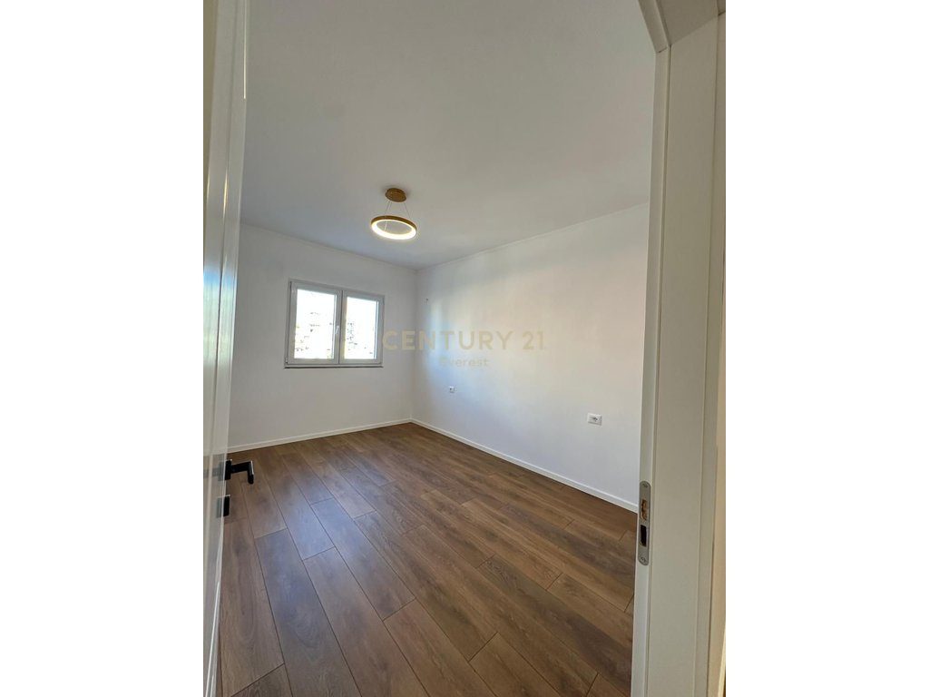 MINE PEZA, SHESIM APARTAMENT 2+1