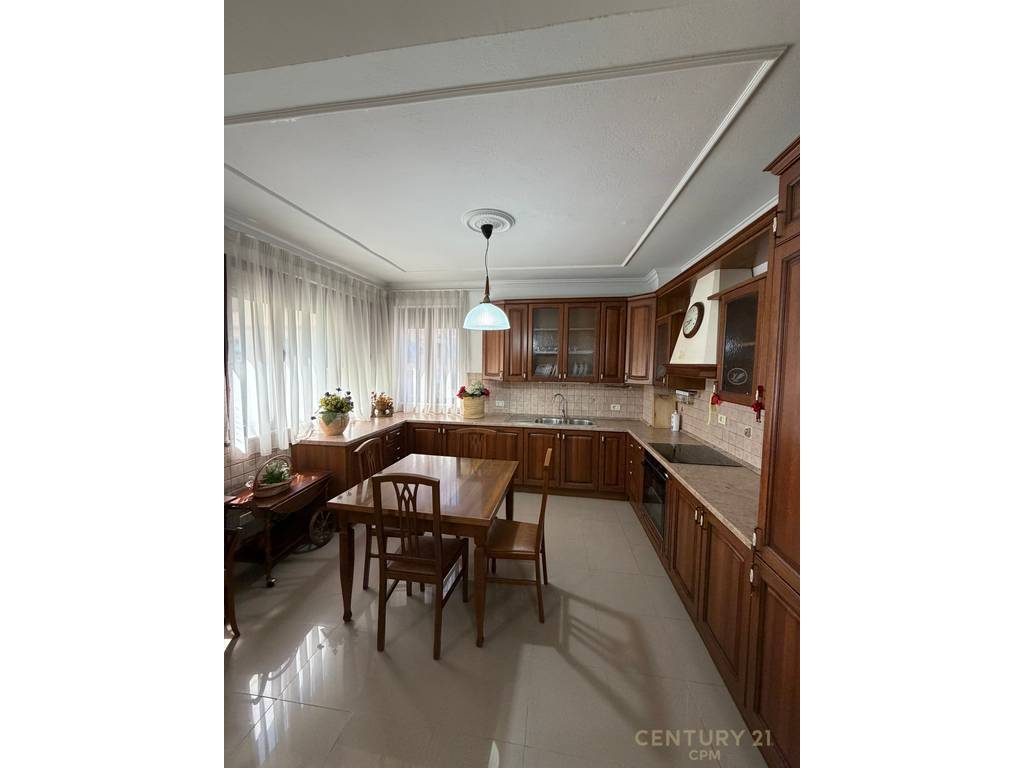 Apartament 2+1+2 me qira në zonën e Bllokut