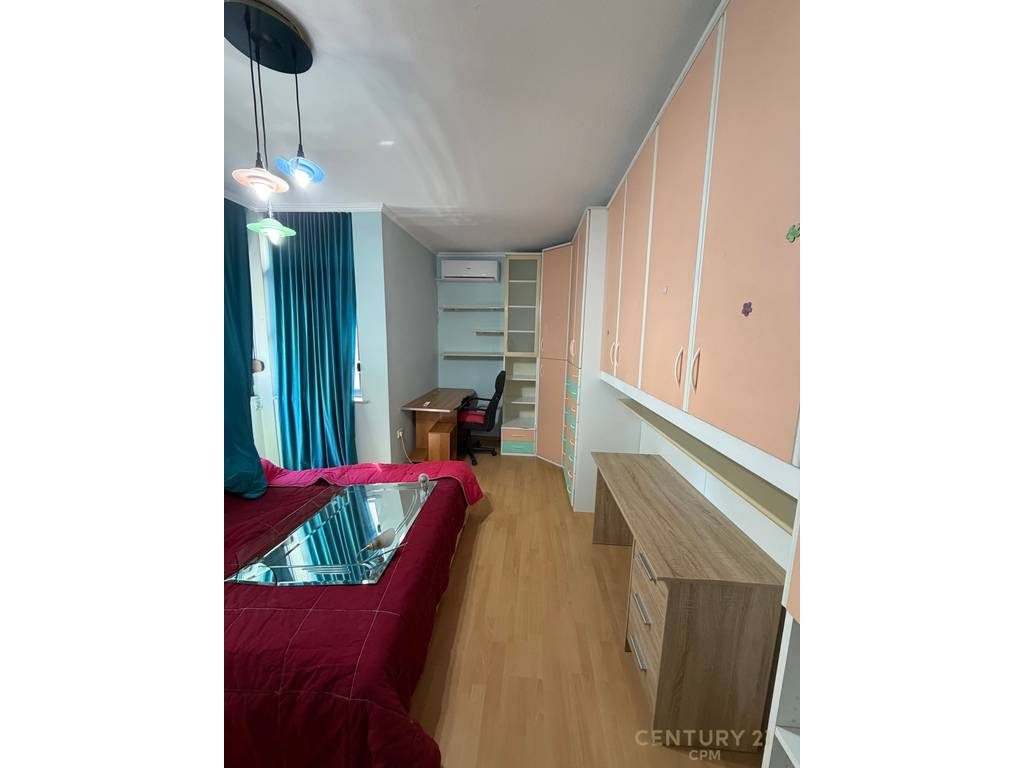 Apartament 2+1+2 me qira në zonën e Bllokut