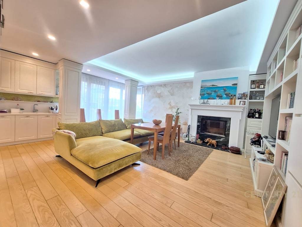 APARTAMENT 3+1+2 TE RR. KAVAJES, HIM KOLLI !