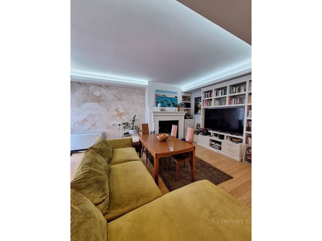 APARTAMENT 3+1+2 TE RR. KAVAJES, HIM KOLLI !