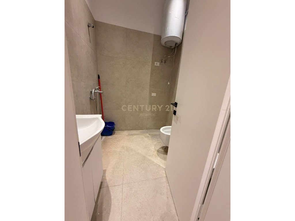 Apartament 2+1 Për Shitje në  Shkembin e Kavajes,  Durrës - 95,000€ | 79 m²