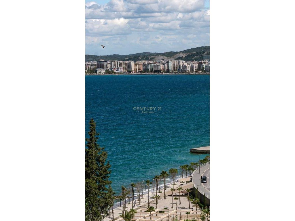 MINI HOTEL ME QIRA NE UJE TE FTOHTE VLORE