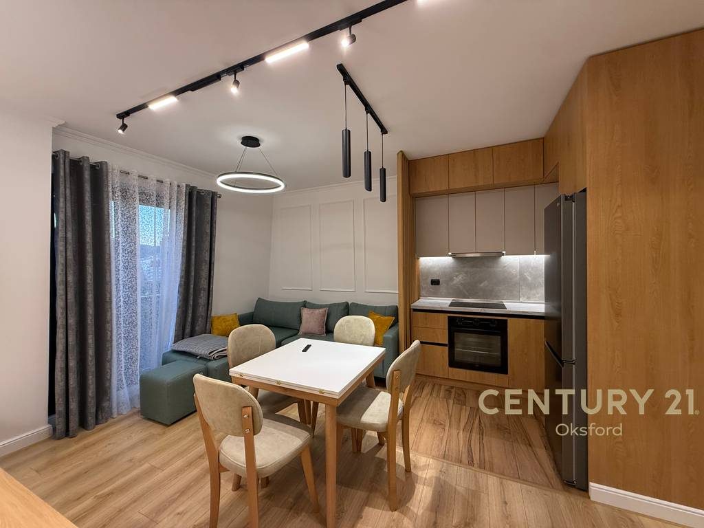 Japim me qira apartament 1+1 prane qendres!