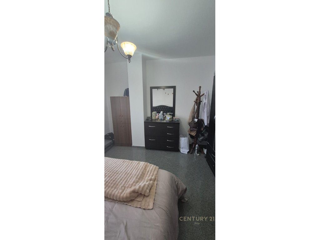 Jepet me qira apartament 1+1 pranë Poliklinikës, Durrës 350 €