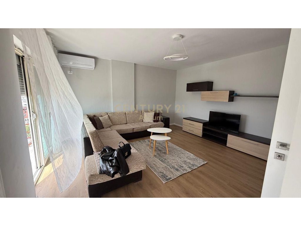 JEPET ME QIRA APARTAMENT 2+1 TEK ISH DOGANA !