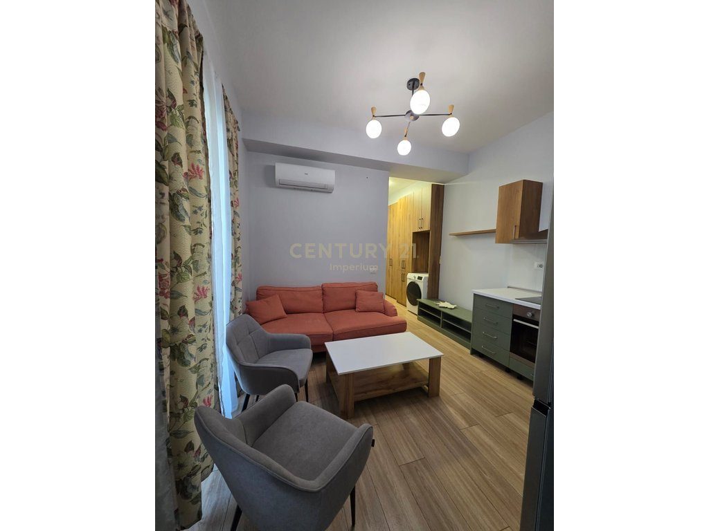 Apartament 1+1 me Qira tek Kompleksi Mangalem!