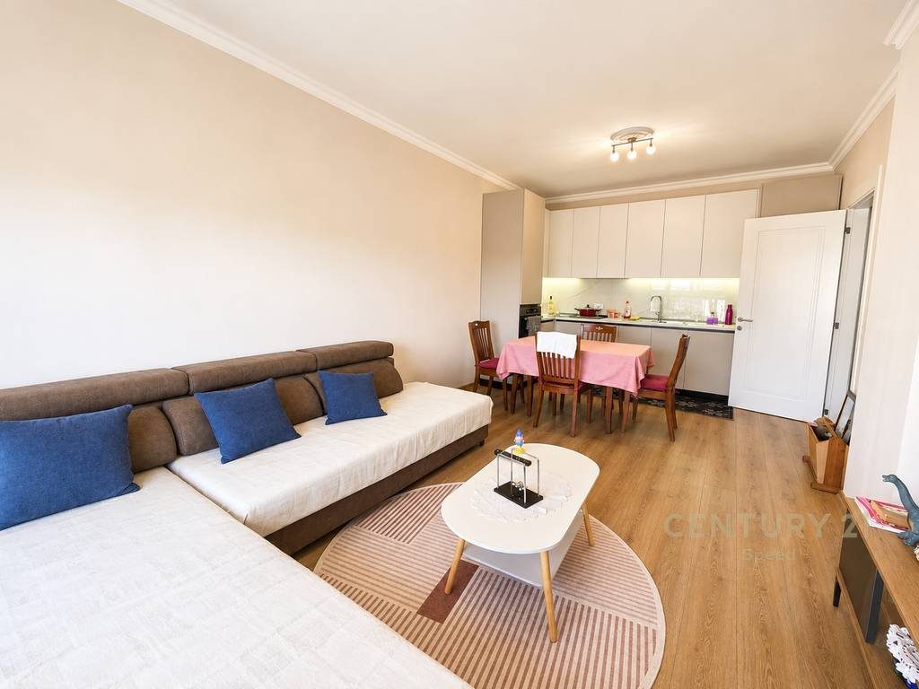Apartament 2+1+2+post parkimi per Qira tek Bulevardi i ri!