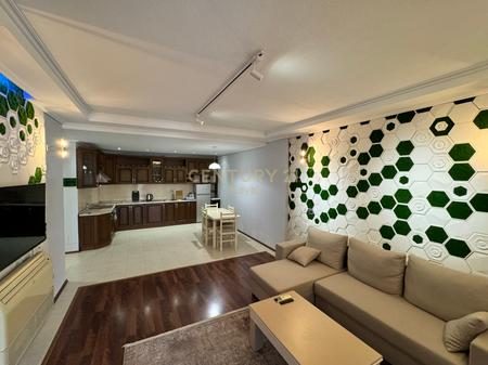 Lake View japim me qera Apartament 3+1+2 dhe 1 Post Parkimi!
