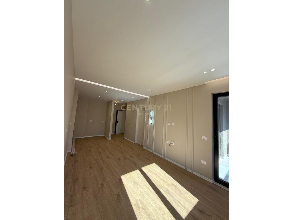 Apartament 1+1 Për Shitje në Mali i Robit.