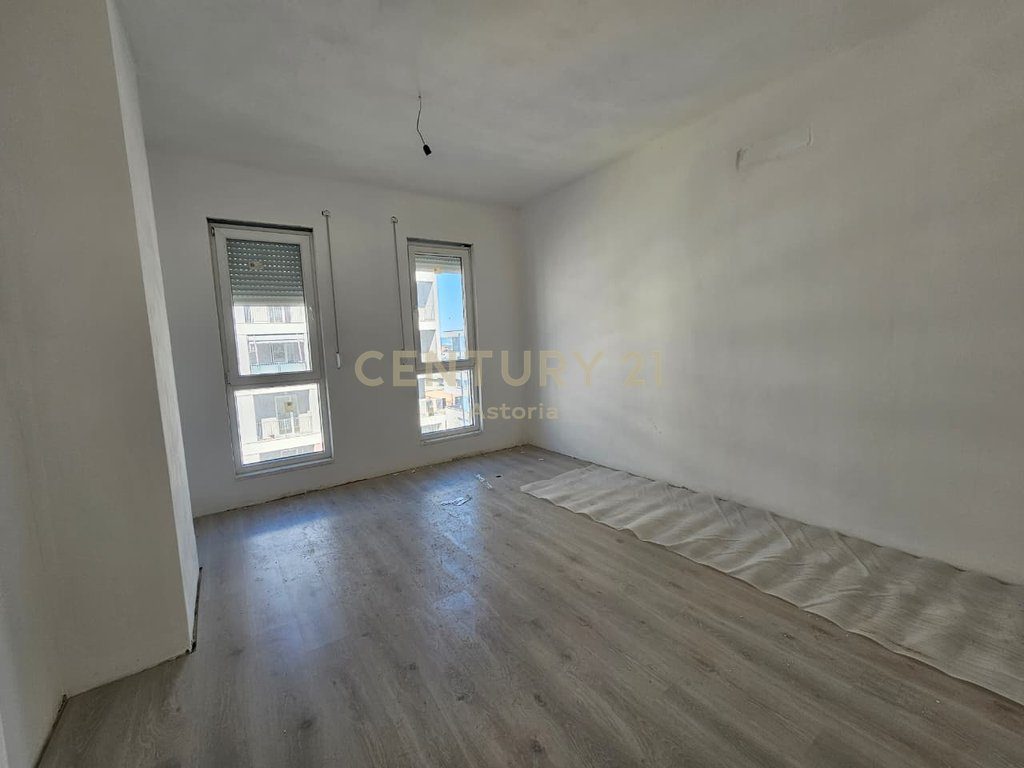 SHITET APARTAMENT 2+1+2 TE "UNIVERS CITY"