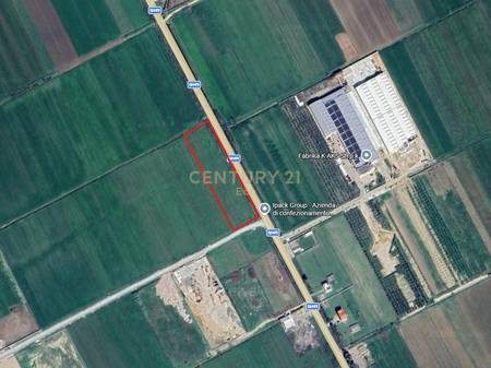 Shitet Tokë Buze Rruge në Fllakë, Durrës - MUNDESI ZGJERIMI DERI NE 18,000 M2 !