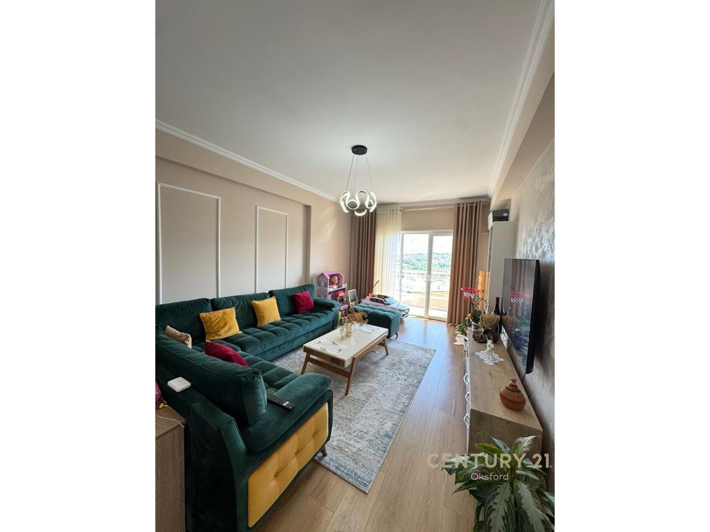 APARTAMENT ME QIRA 2+1+2 me GARAZH PER 2 MAKINA TEK LIQENI I THATE