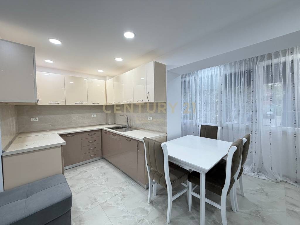 PEDIATRIA, JAPIM APARTAMENT 2+1 ME QERA!