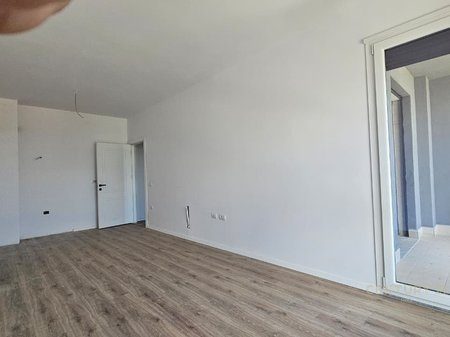Ambient Biznesi per Qira ne Paskuqan!