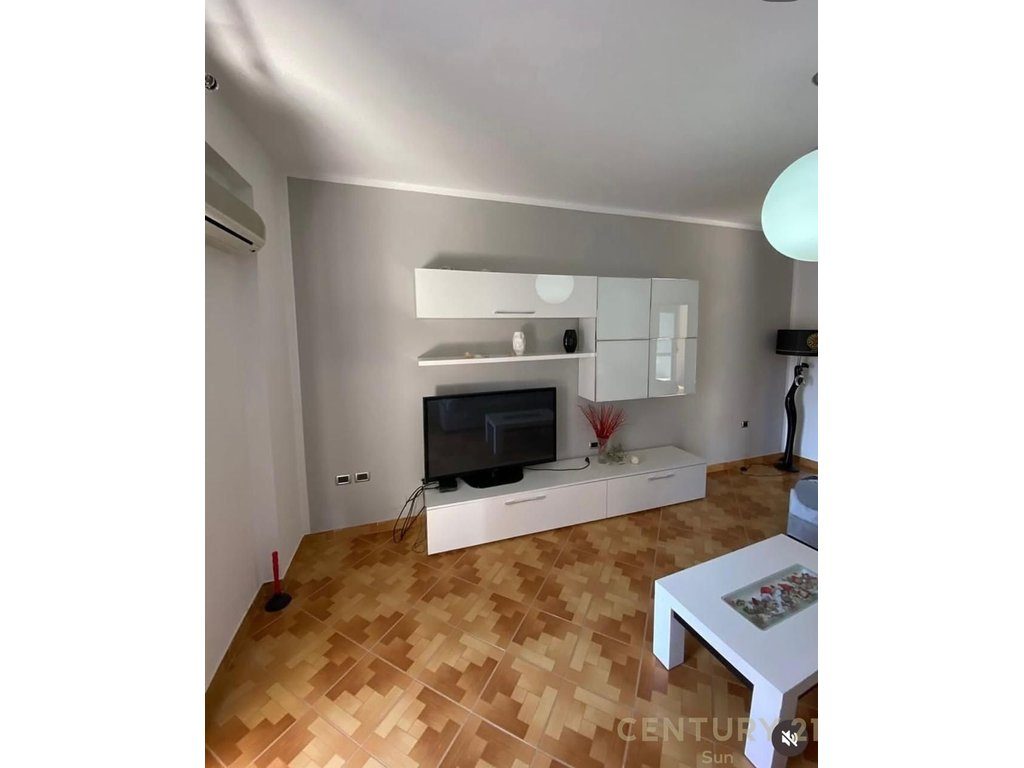 OKAZION ! Apartament 2+1+2 në shitje pranë Rrugës së Cipajve, Vlorë