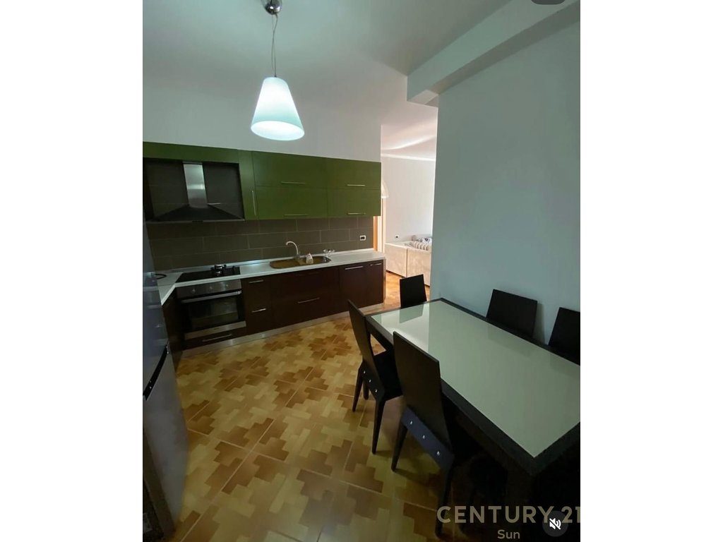 OKAZION ! Apartament 2+1+2 në shitje pranë Rrugës së Cipajve, Vlorë
