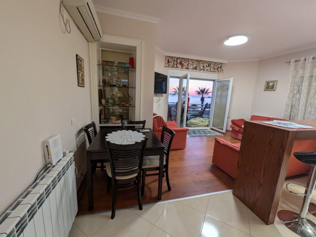 APARTAMENT 2+ 1 ME PAMJE TE BUKUR TE DETIT,PER QIRA AFATGJATE!