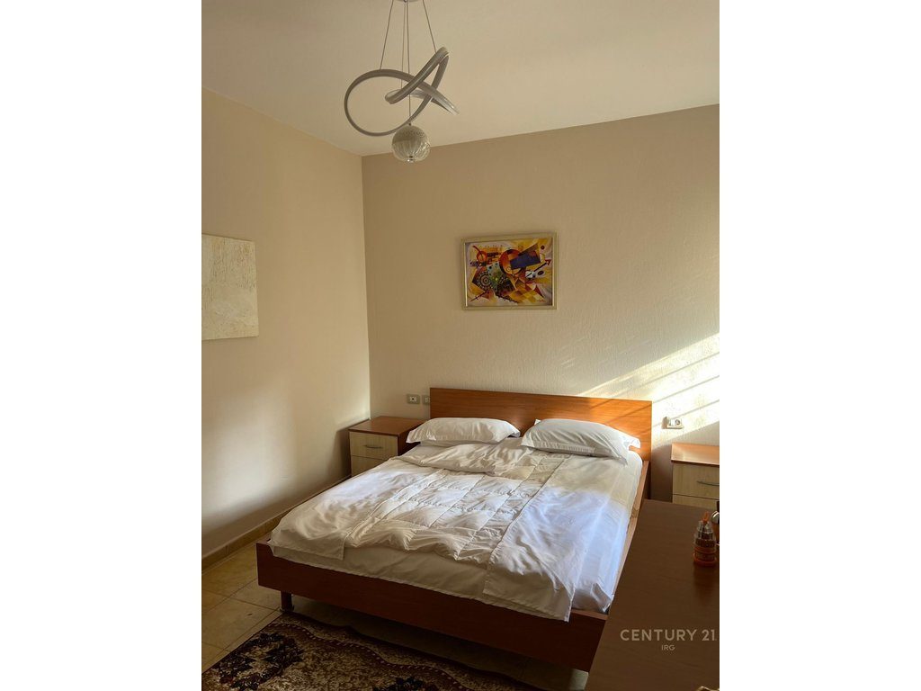 Apartament 1+1 ne rrugen Mine Peza!