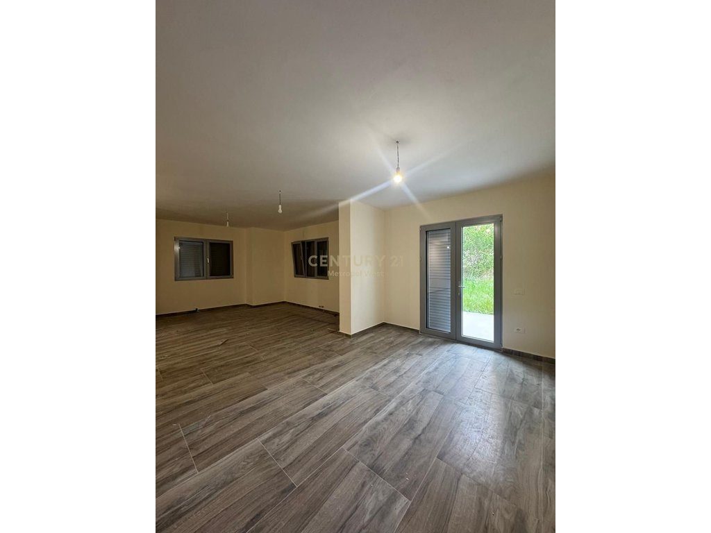 Apartament 3+1+2 me qira te Liqeni i Farkës