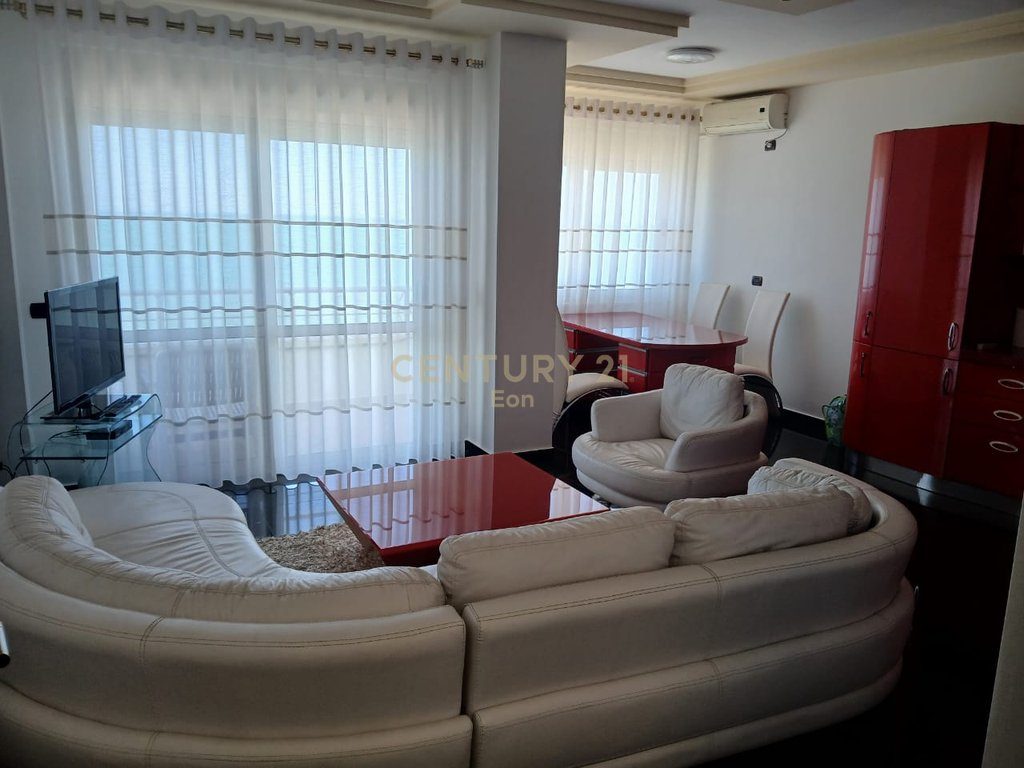 JEPET ME QERA APARTAMENT 1+1 ,  NE SHKEMBIN E KAVAJES ME PAMJE DETI !
