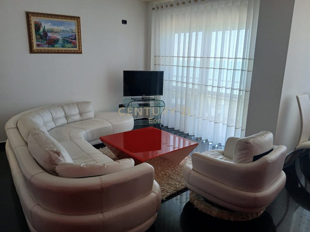 JEPET ME QERA APARTAMENT 1+1 ,  NE SHKEMBIN E KAVAJES ME PAMJE DETI !