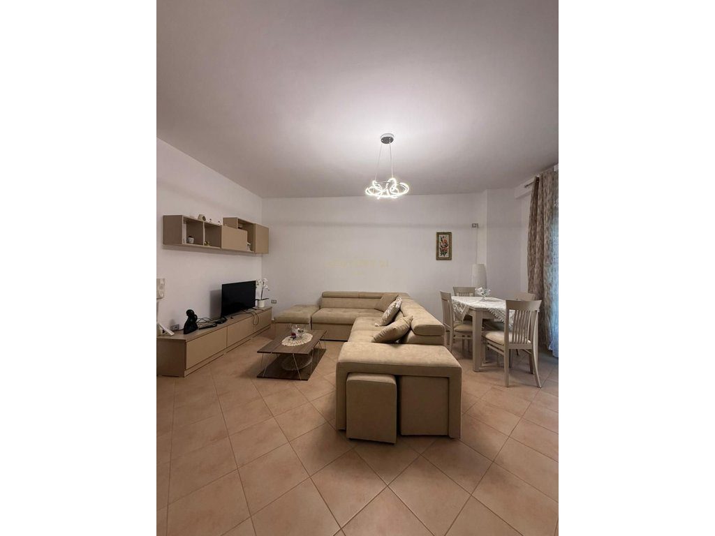 Shitet apartament 1+1+2 në “Rruga e Cipajve”, Vlorë!!