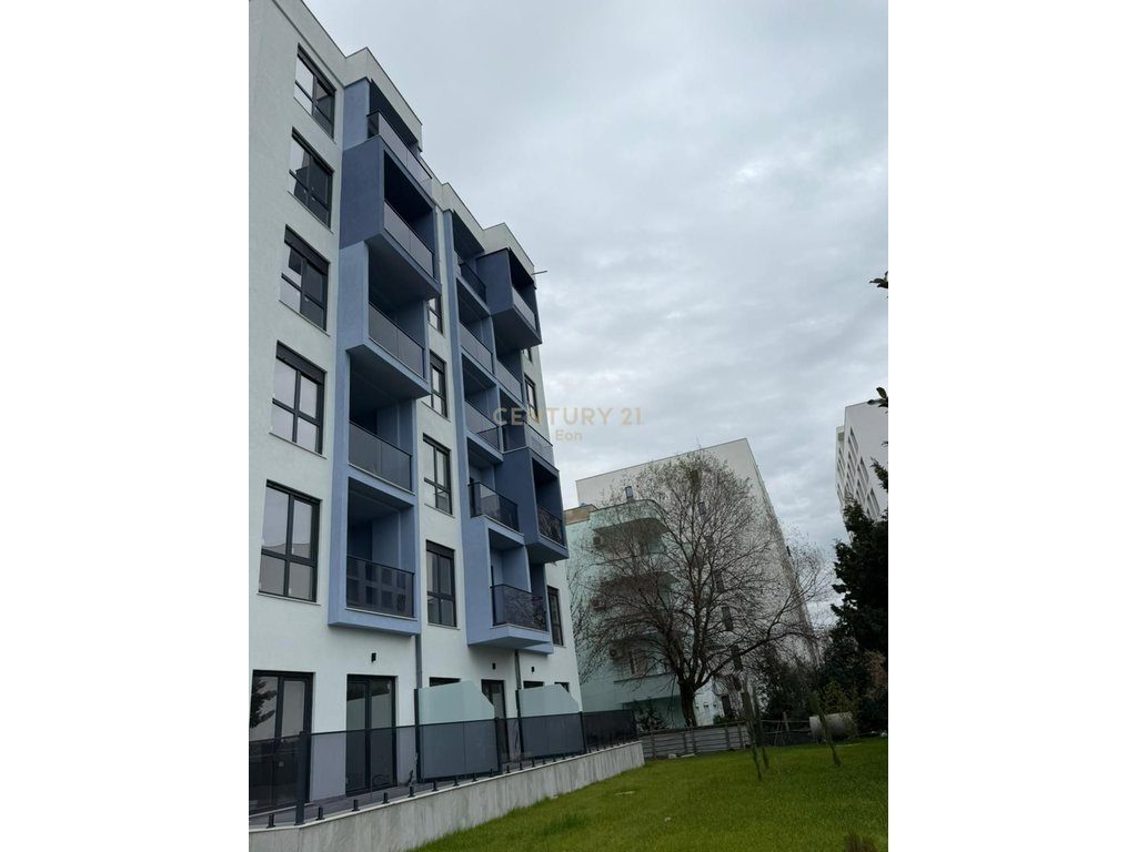 APARTAMENT 1+1 PER SHITJE TEK "ADRIATIK GARDEN" NE GOLEM !