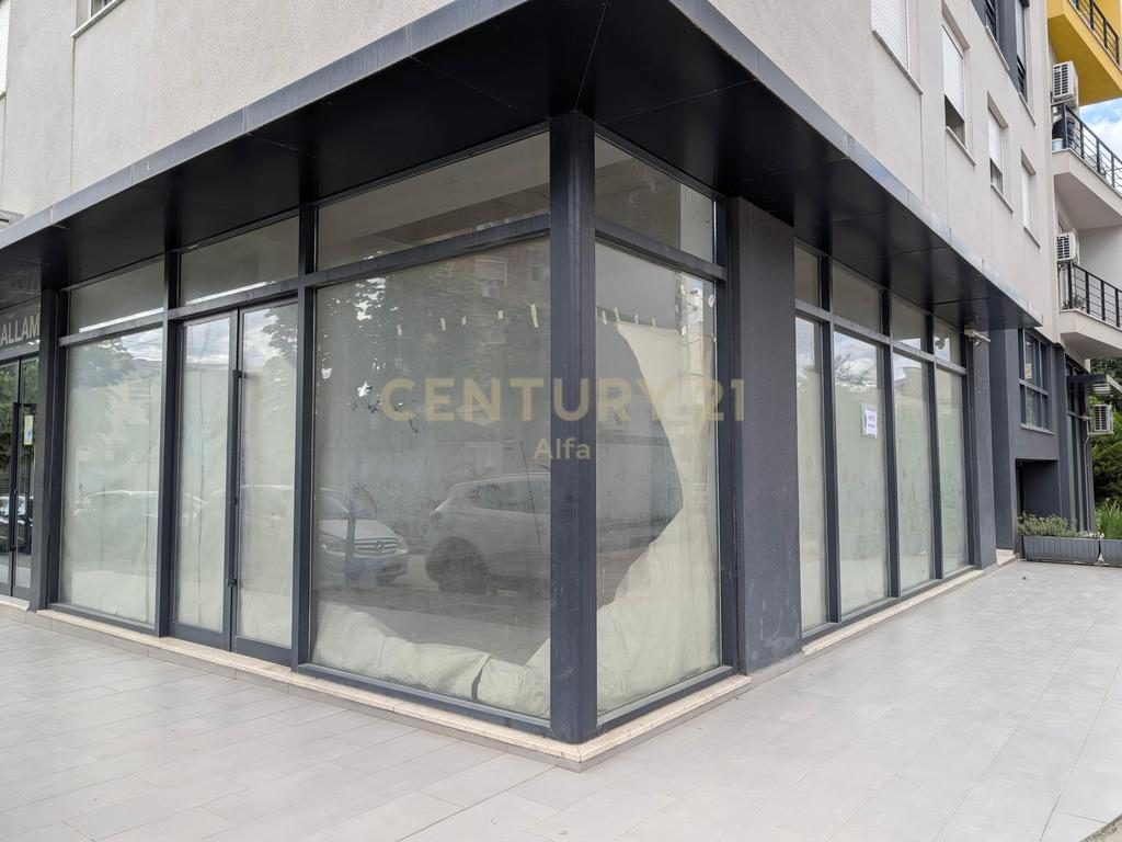 Shitet Njesi Komerciale ne Rr.Miha Grameno  - 195,000€ | 55 m²