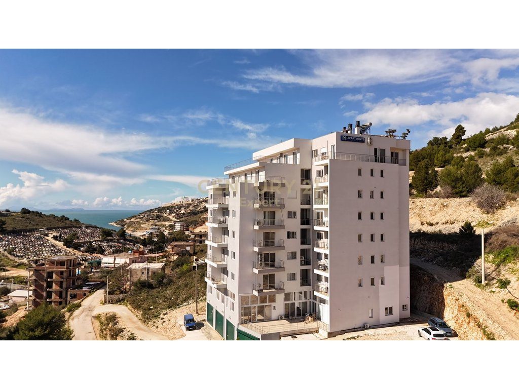SARANDË, SHESIM APARTAMENT 2+1+2 + VERANDE  NË PORTIN E LIMIONIT
