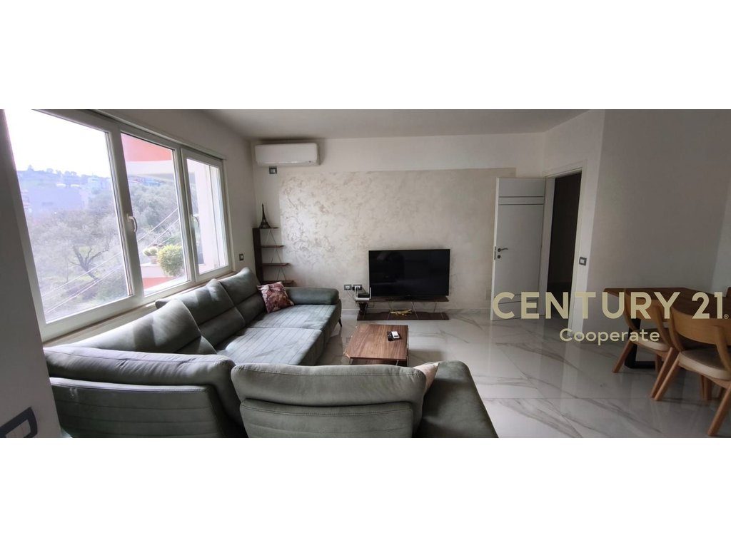 JAPIM ME QIRA APARTAMENT 2+1 TEK LIQENI I THATË