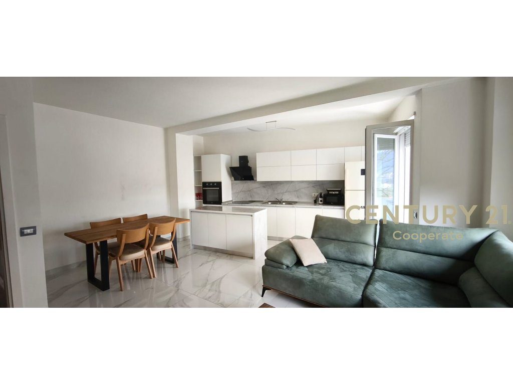 JAPIM ME QIRA APARTAMENT 2+1 TEK LIQENI I THATË
