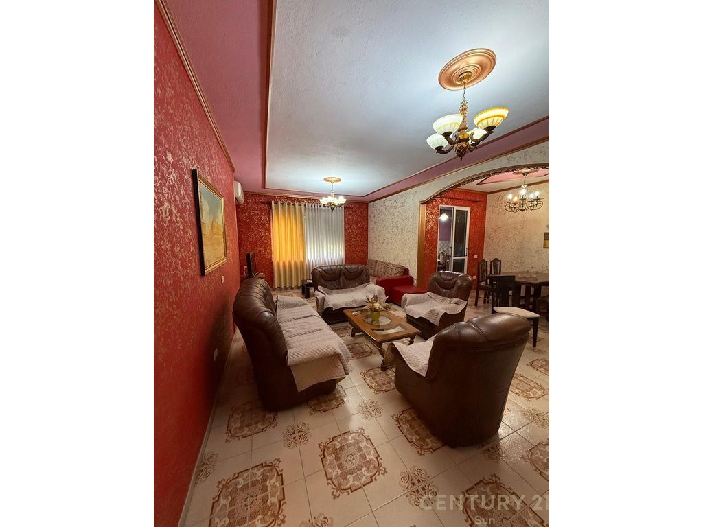 APARTAMENT PER QIRA 2+1+2 + 2 BALLKONE TEK ISH STACIONI I FUNDIT I TIRANES SE RE !