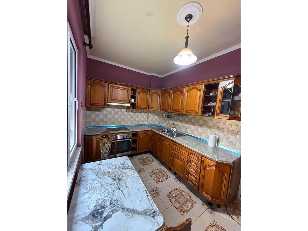 APARTAMENT PER QIRA 2+1+2 + 2 BALLKONE TEK ISH STACIONI I FUNDIT I TIRANES SE RE !