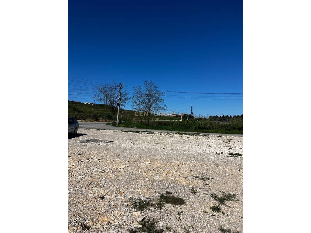 Kapanon  me qira në Shijak, Durres !