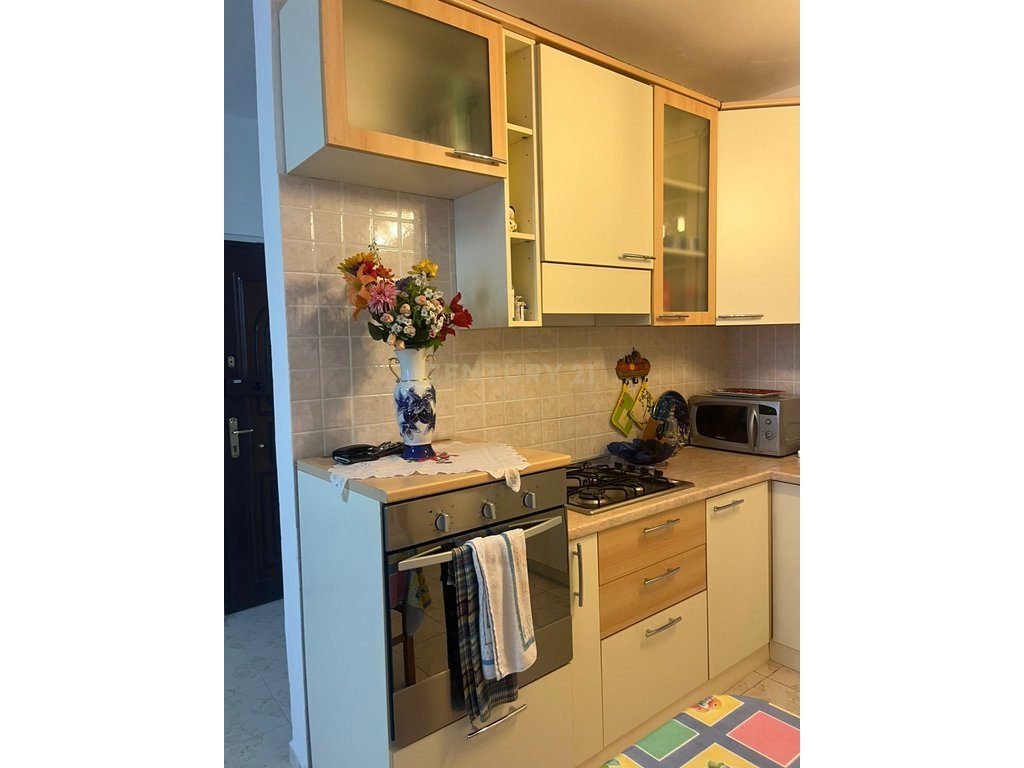 Apartament 2+1+2 me Qira në Durrës, pranë Drejtorisë së Policisë !