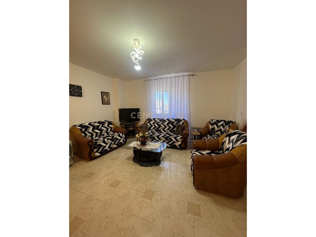 Apartament 2+1+2 me Qira në Durrës, pranë Drejtorisë së Policisë !