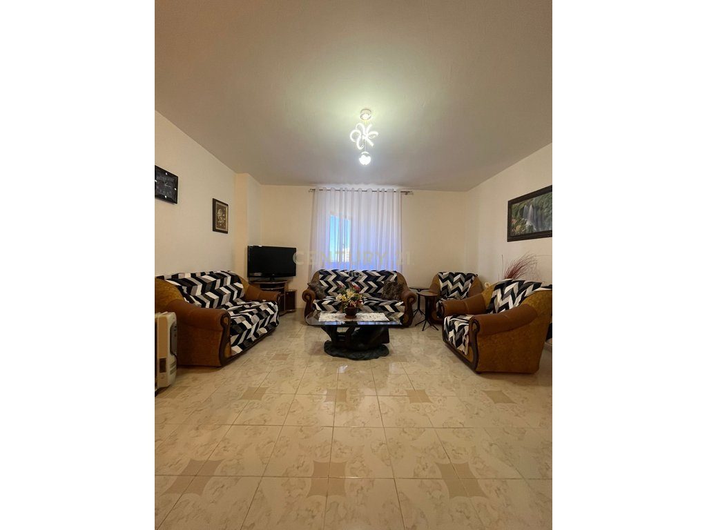 Apartament 2+1+2 me Qira në Durrës, pranë Drejtorisë së Policisë !