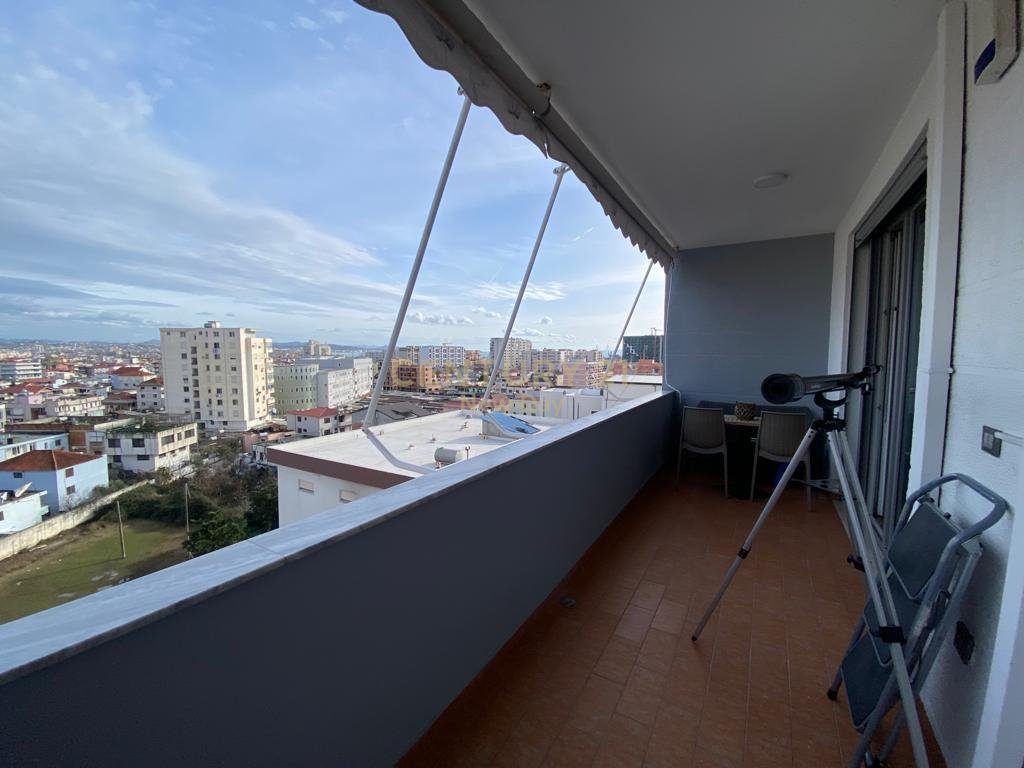 Jepet me qira apartament 3+1+2T pranë Ish-Urt.