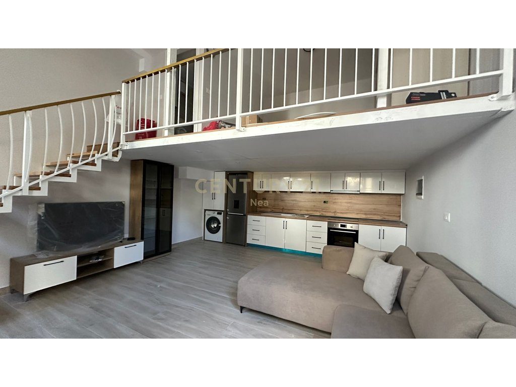 LOFT ME QIRA  TE KOPSHTI BOTANIK