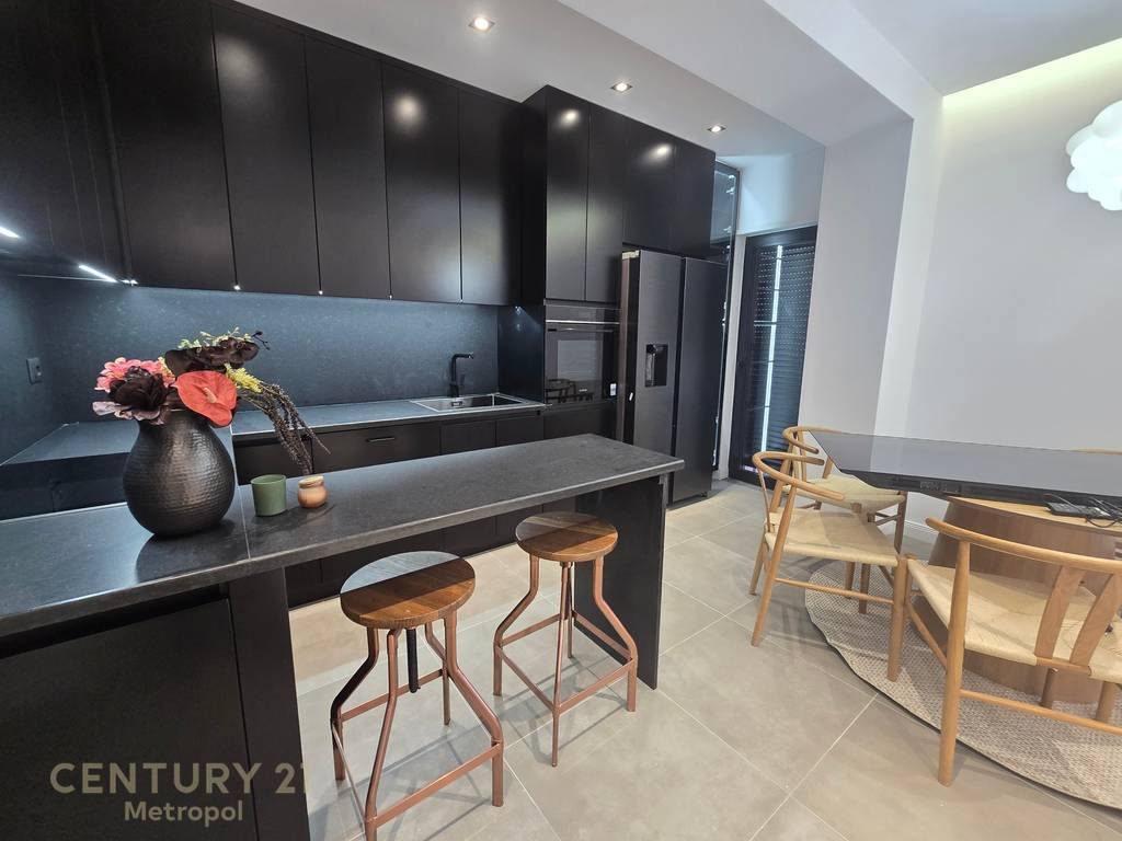 Japim me qira apartament modern 3+1+2  te Rezidenca Kodra e Diellit!