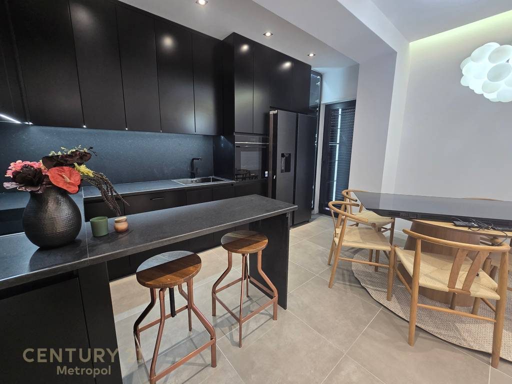 Japim me qira apartament modern 3+1+2  te Rezidenca Kodra e Diellit!